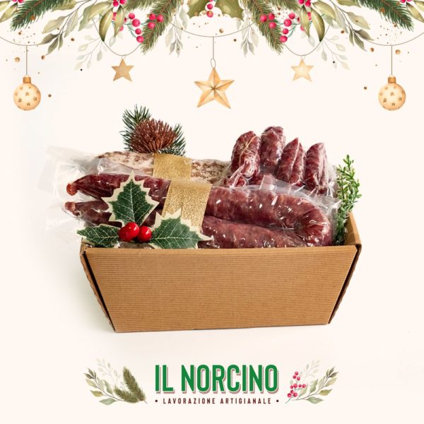 cesto natale 5 Il cesto Rutenio è composto da:
<ul>
 	<li class="Standard"><span lang="DE">1 salamella</span></li>
 	<li class="Standard"><span lang="DE">1 salame aquila</span></li>
 	<li class="Standard"><span lang="DE">1 confezione da 8pz angioletti</span></li>
</ul>